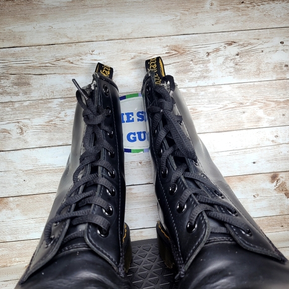 DR MARTENS 1460 WOMEN SIZE 9 BLACK SMOOTH LEATHER LACE UP BOOTS - Picture 3 of 10